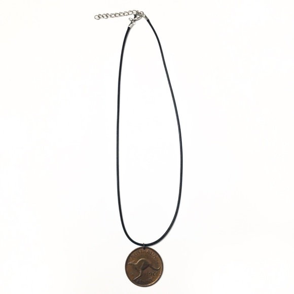 Vintage 1961 Australian Coin Necklace — Queen Elizabeth II - Picture 3 of 4